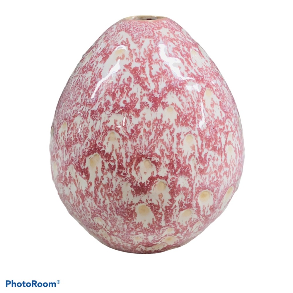 pink oval shaped decorative vase / home decor